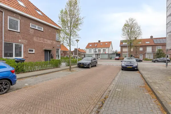 Pioenroosstraat 2, Eindhoven