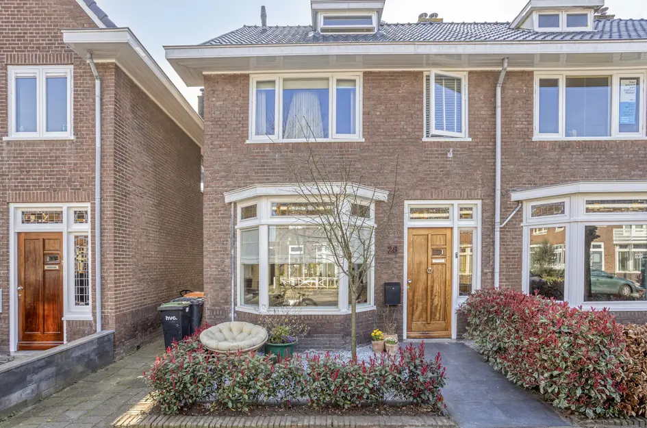 Strick van Linschotenstraat 28 in Beverwijk