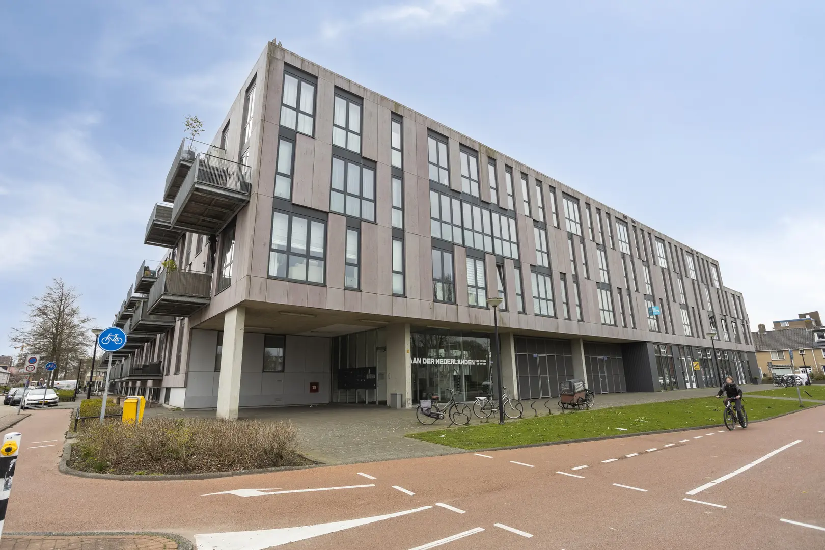 Laan der Nederlanden 66A in Beverwijk