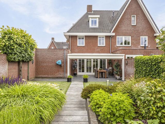 Foto van Van Schuppenstraat 2