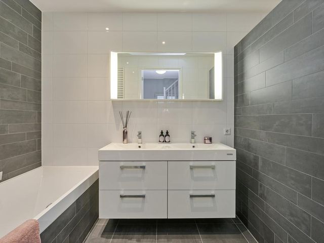 Foto van Van Schuppenstraat 3