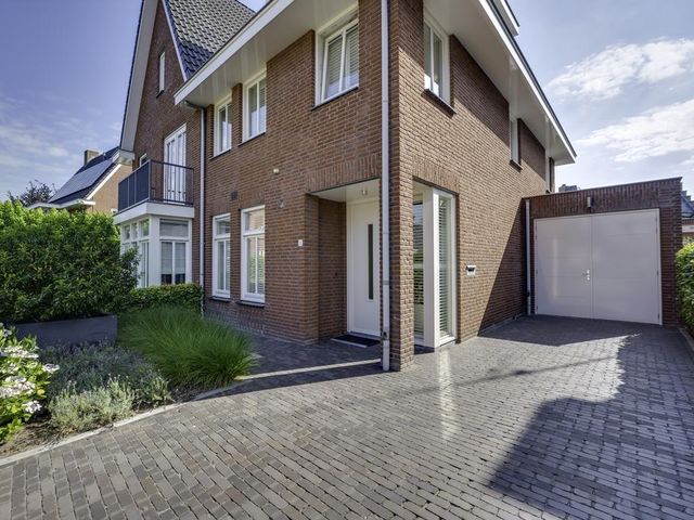 Foto van Van Schuppenstraat 3