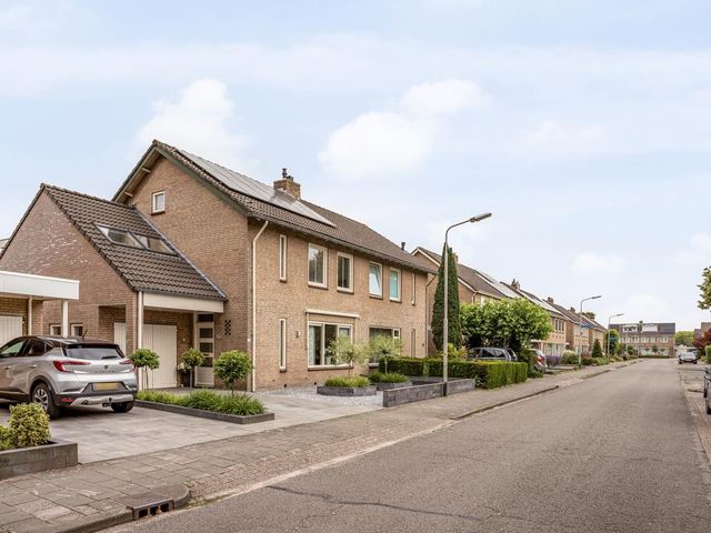 Foto van Van Oldenbarneveltstraat 24