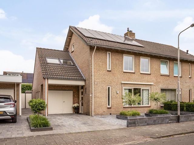 Foto van Van Oldenbarneveltstraat 24