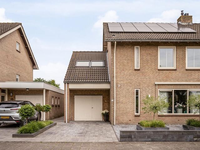 Foto van Van Oldenbarneveltstraat 24