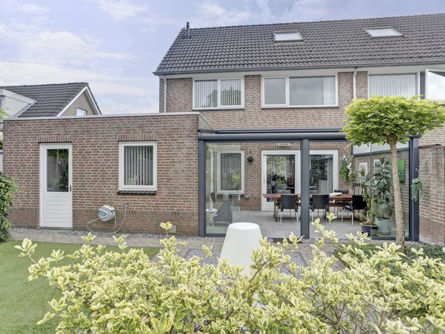 Foto van Van Agtlaan 15