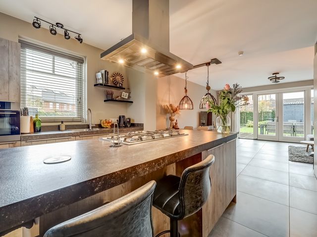 Foto van Oranje zegge 13