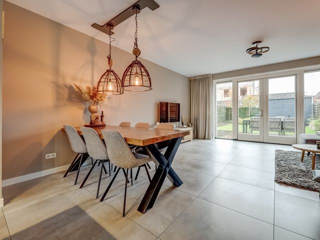 Foto van Oranje zegge 13