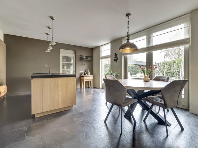 Foto van Van Deelenstraat 33