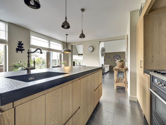 Foto van Van Deelenstraat 33