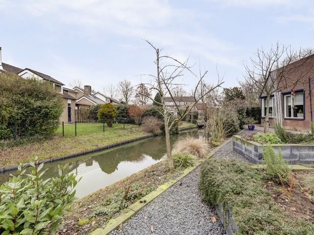 Foto van Van Deelenstraat 33