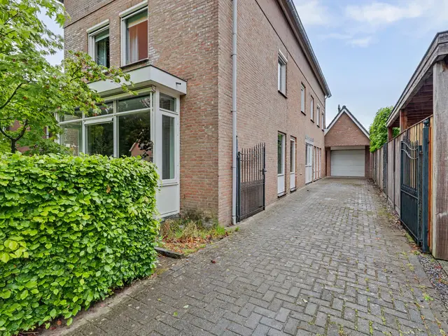 Foto van Deken van Baarstraat 21A