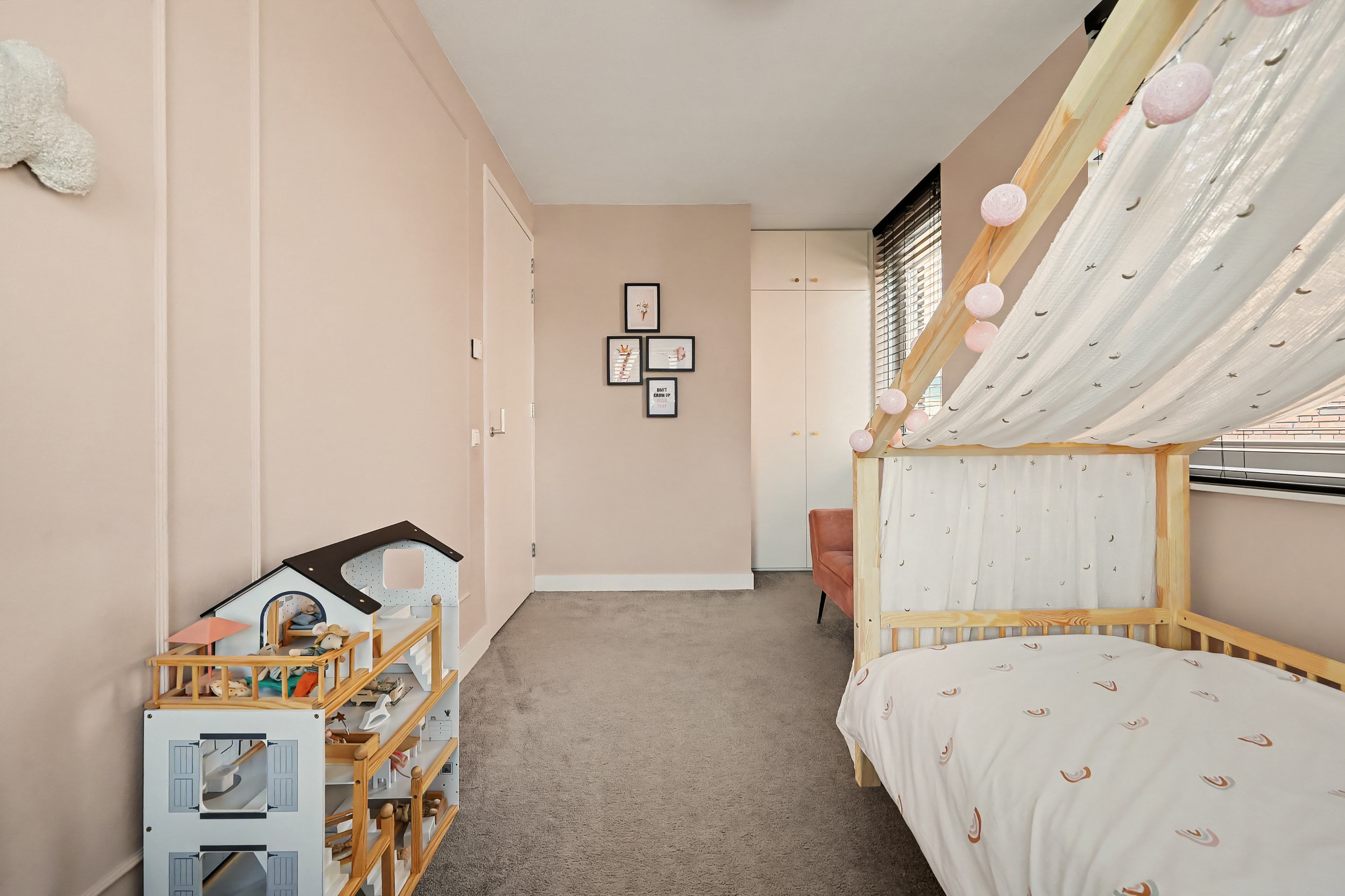 Twee-onder-één-kap te koop: Nassau Dwarsstraat 55, Vlijmen