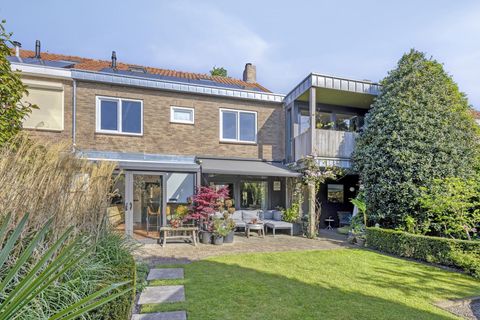 Jonkheer de la Courtstraat 22