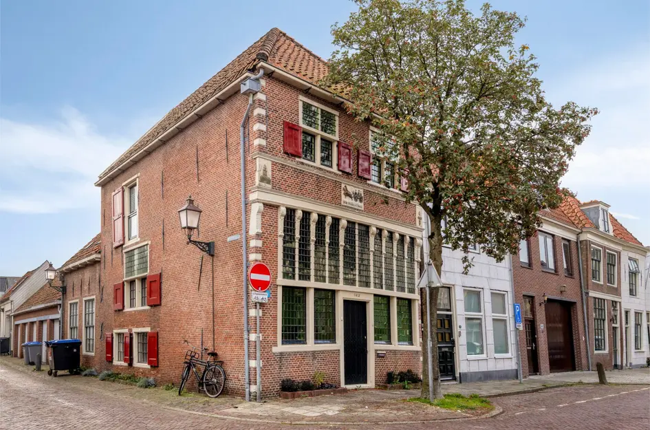 West 50 Hoorn