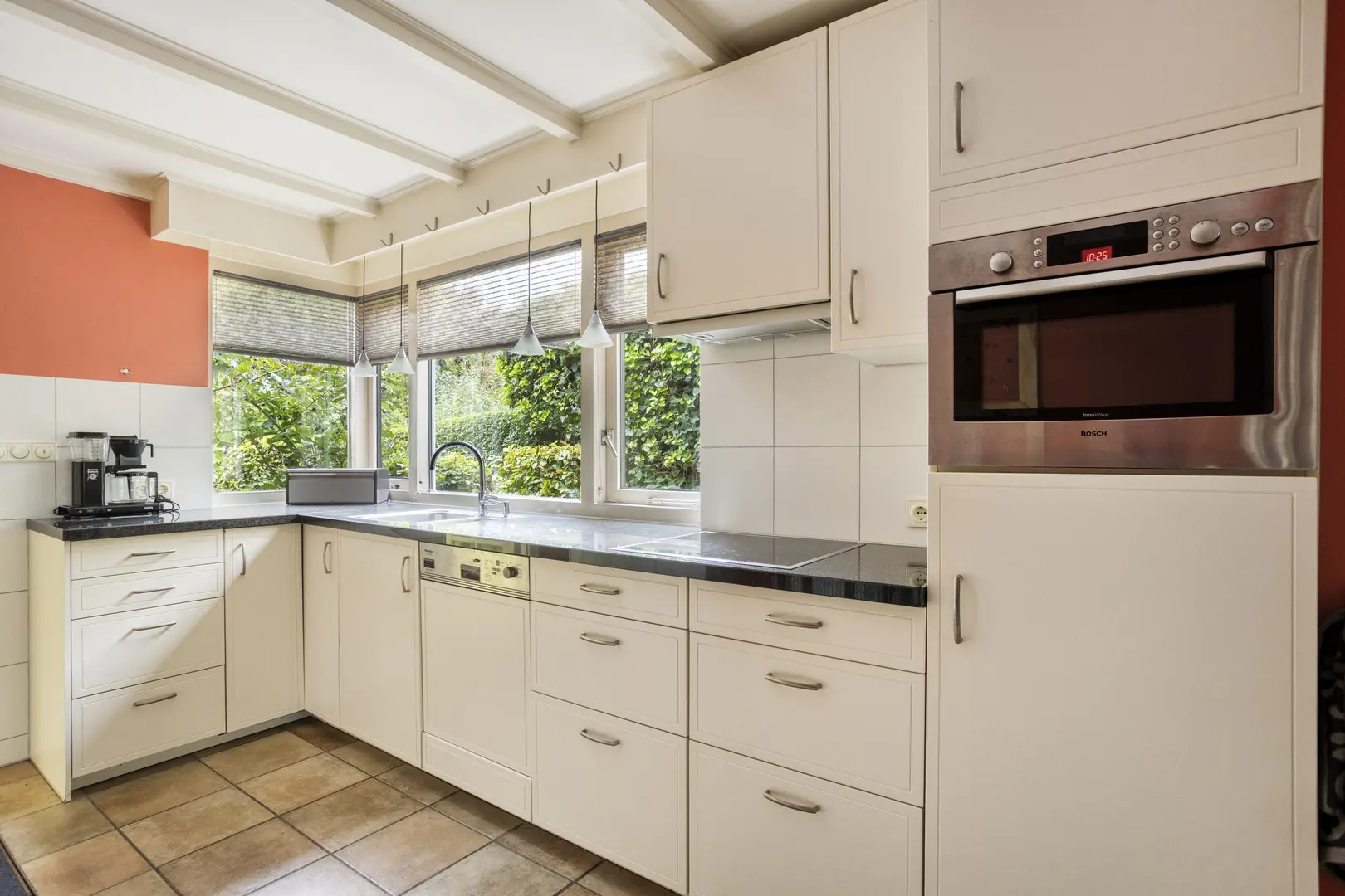 Woudrustlaan 4 in Hensbroek