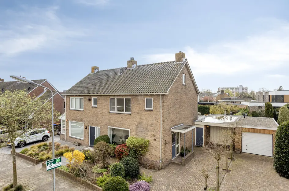 Graaf van Aremberglaan 23 in Heemskerk