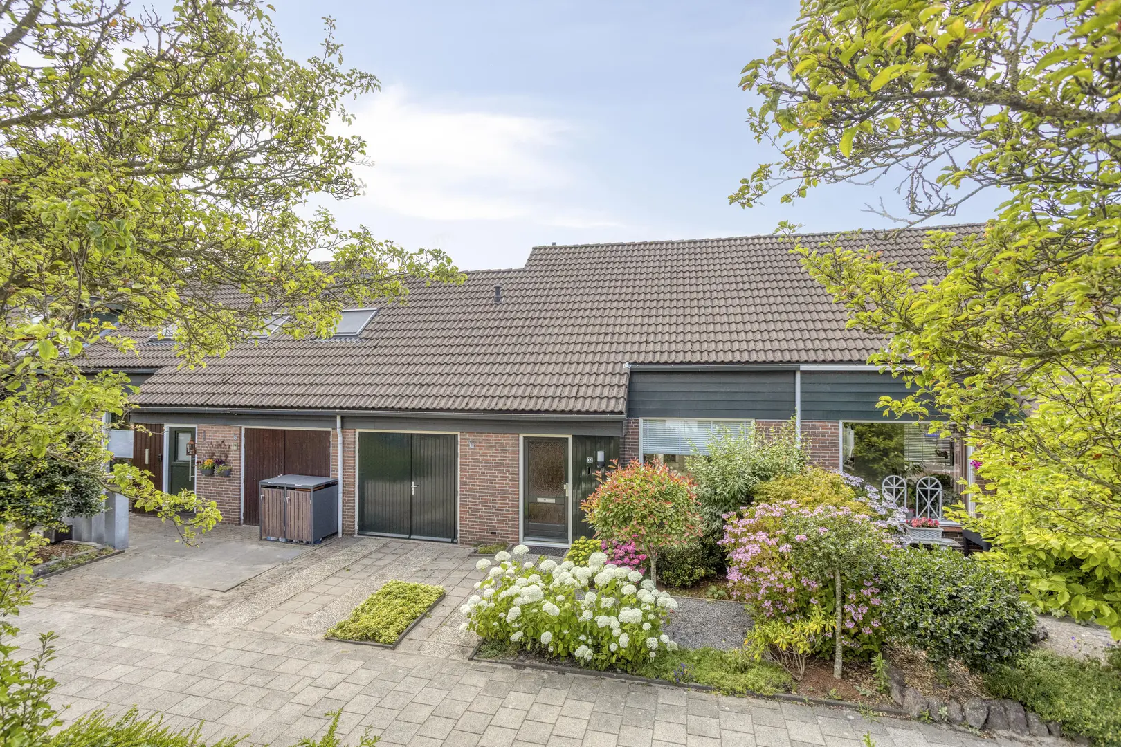 Koningin Wilhelminastraat 32 in Heemskerk