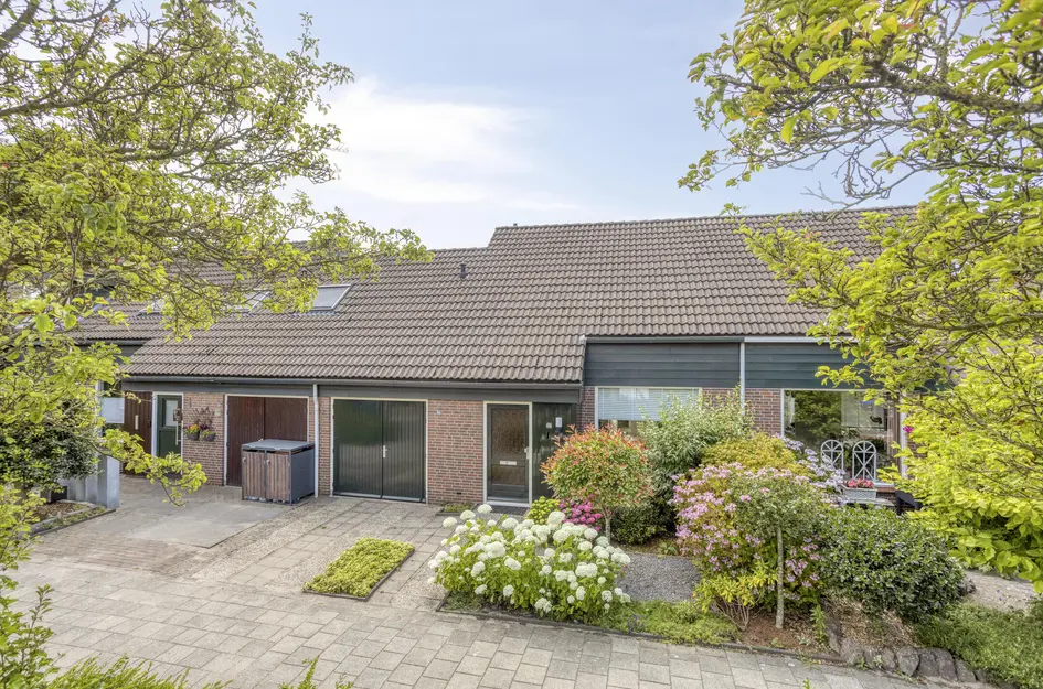 Koningin Wilhelminastraat 32 in Heemskerk