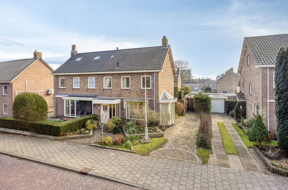 Vrijburglaan 12 in Heemskerk