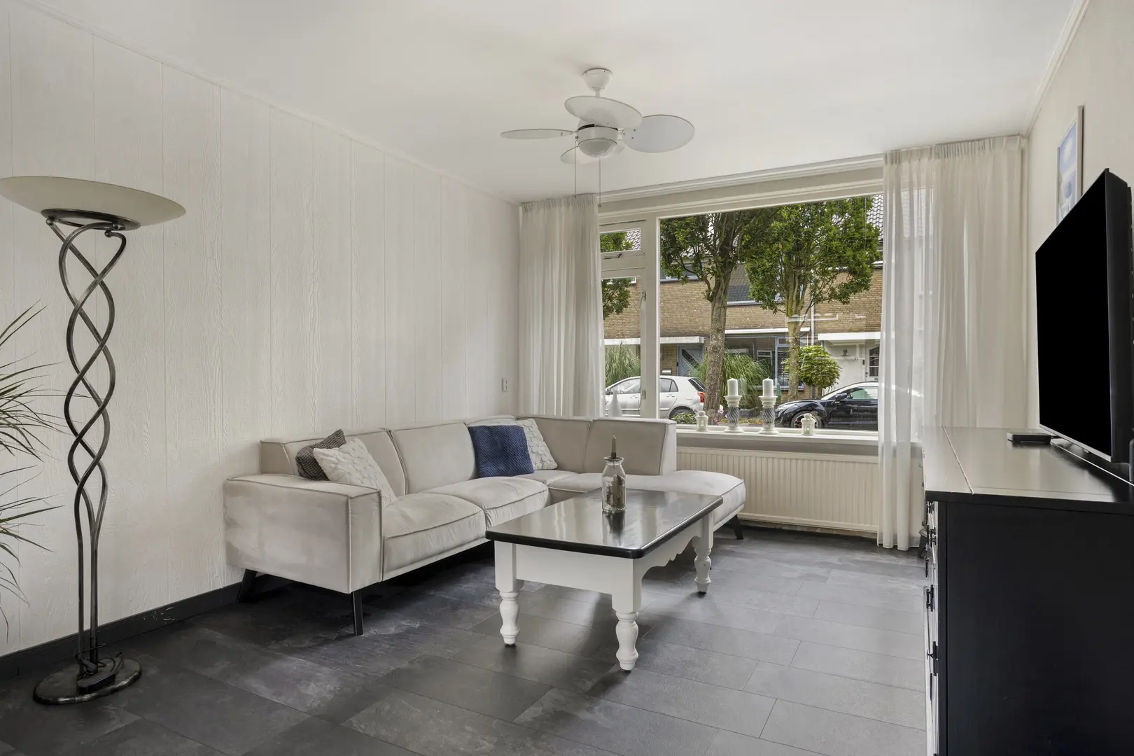 Burgemeester Verstegenstraat 13 in Westzaan