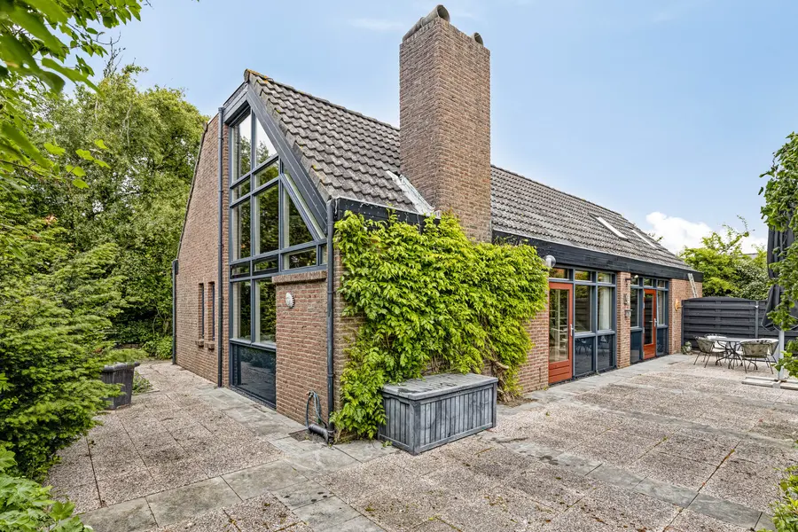 J.W. Schuurmanstraat 10 in Domburg