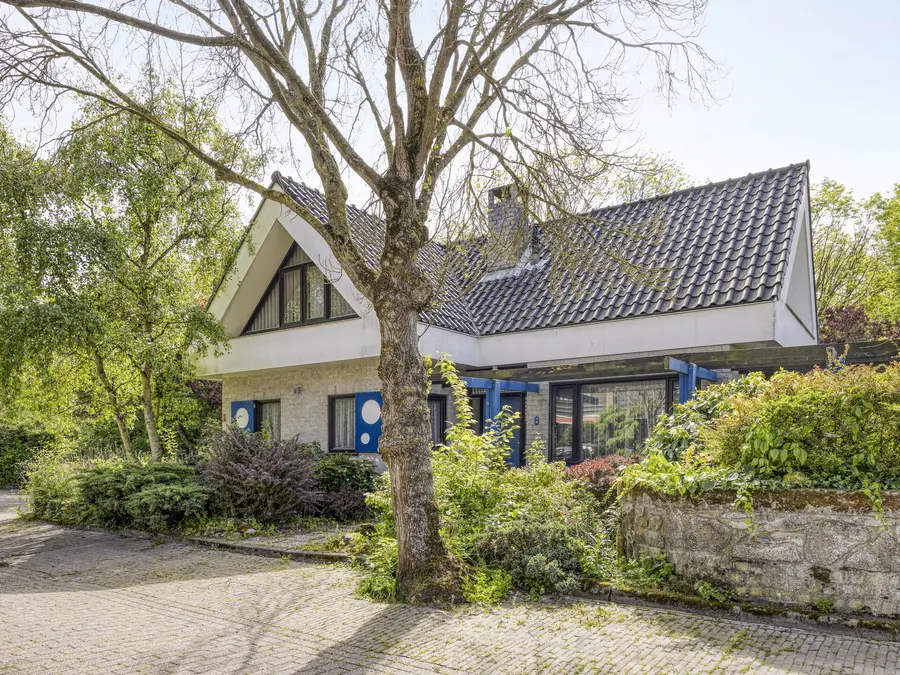 Mezenhof 8, foto 1