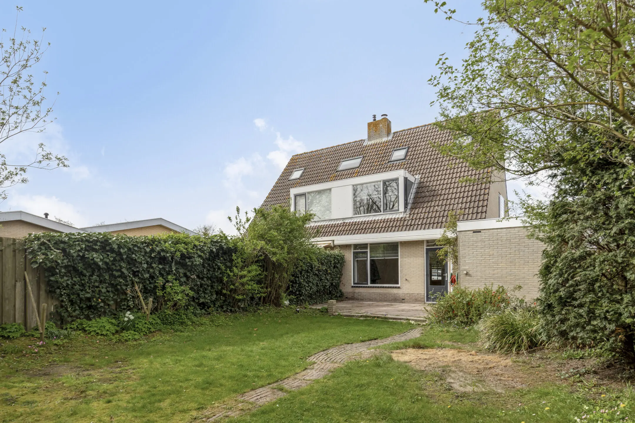 dr. B. Vaandragerstraat 19 in DOMBURG, foto 2