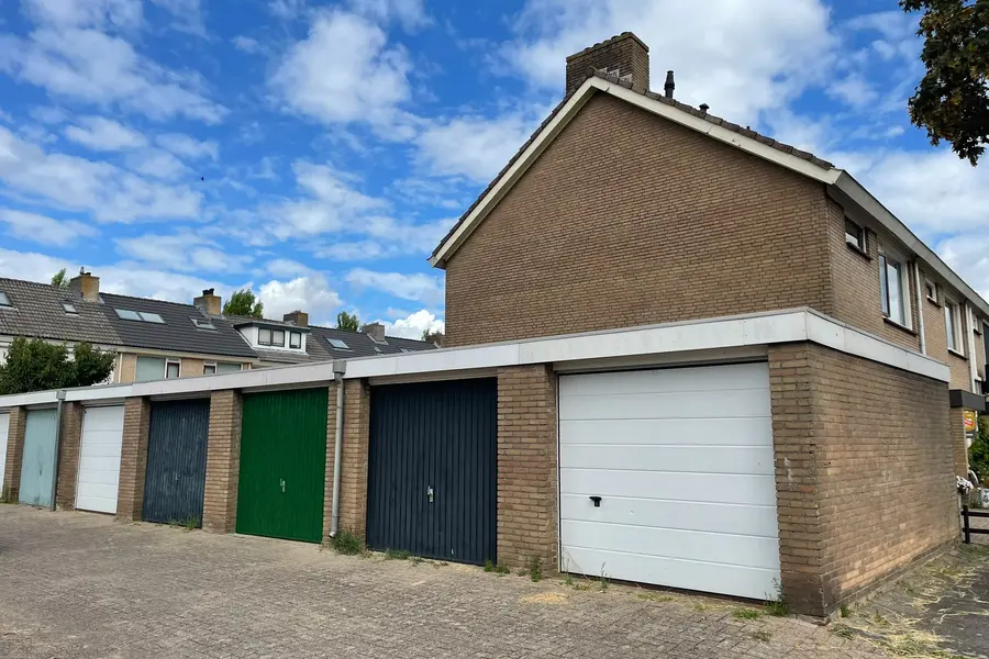 Melkwegplein 17  in Spijkenisse