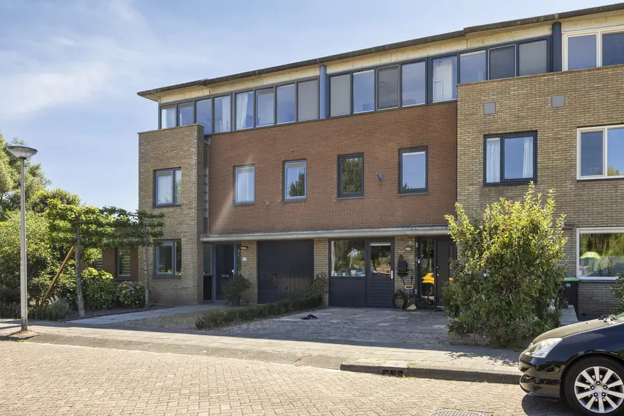 Henriëtte Roland Holststraat 30 in Spijkenisse