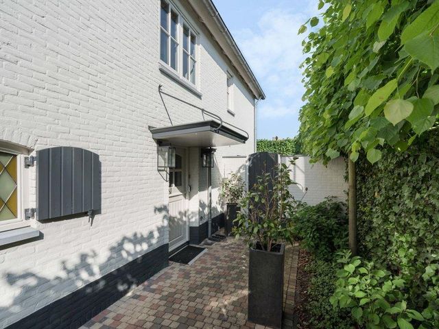 Foto van Esschestraat 80