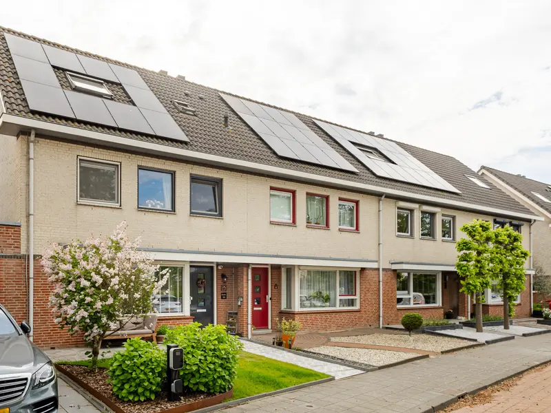 Ekster 4, Hardinxveld-giessendam