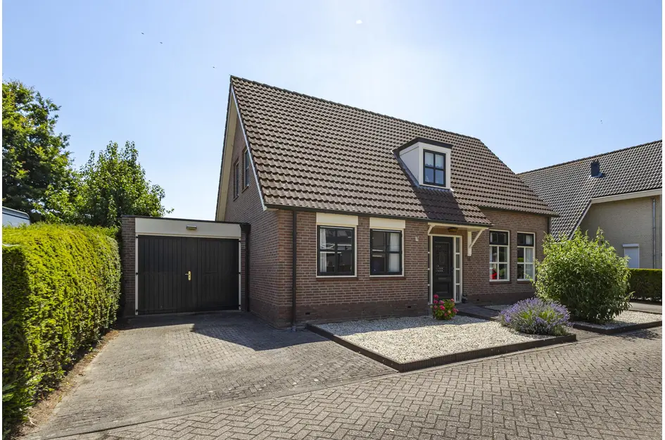 Koperwiek 16