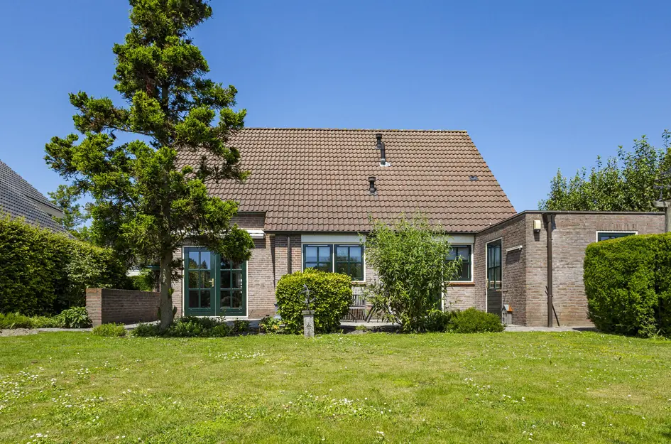 Koperwiek 16