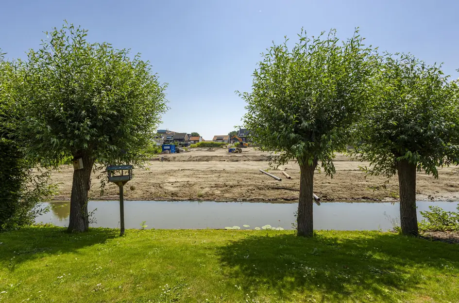 Koperwiek 16
