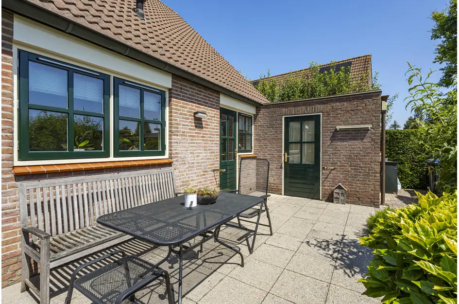 Koperwiek 16
