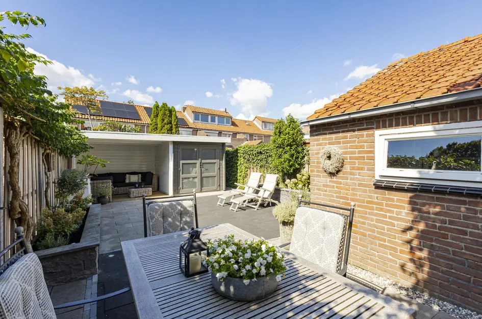 Adama van Scheltemastraat 10
