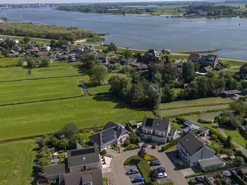 Loodreep 14, Hardinxveld-giessendam