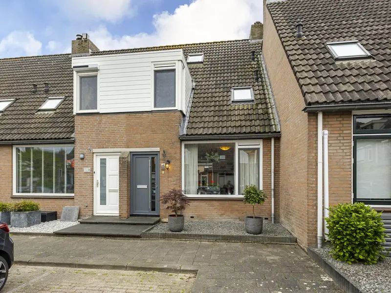 Koetshuis 8, Hardinxveld-giessendam