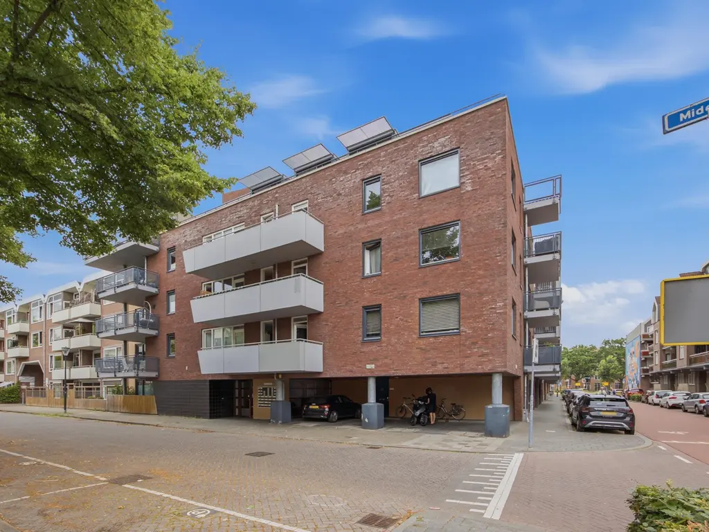 Middellaan 460D21, Breda
