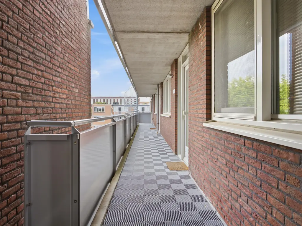 Middellaan 460D21, Breda
