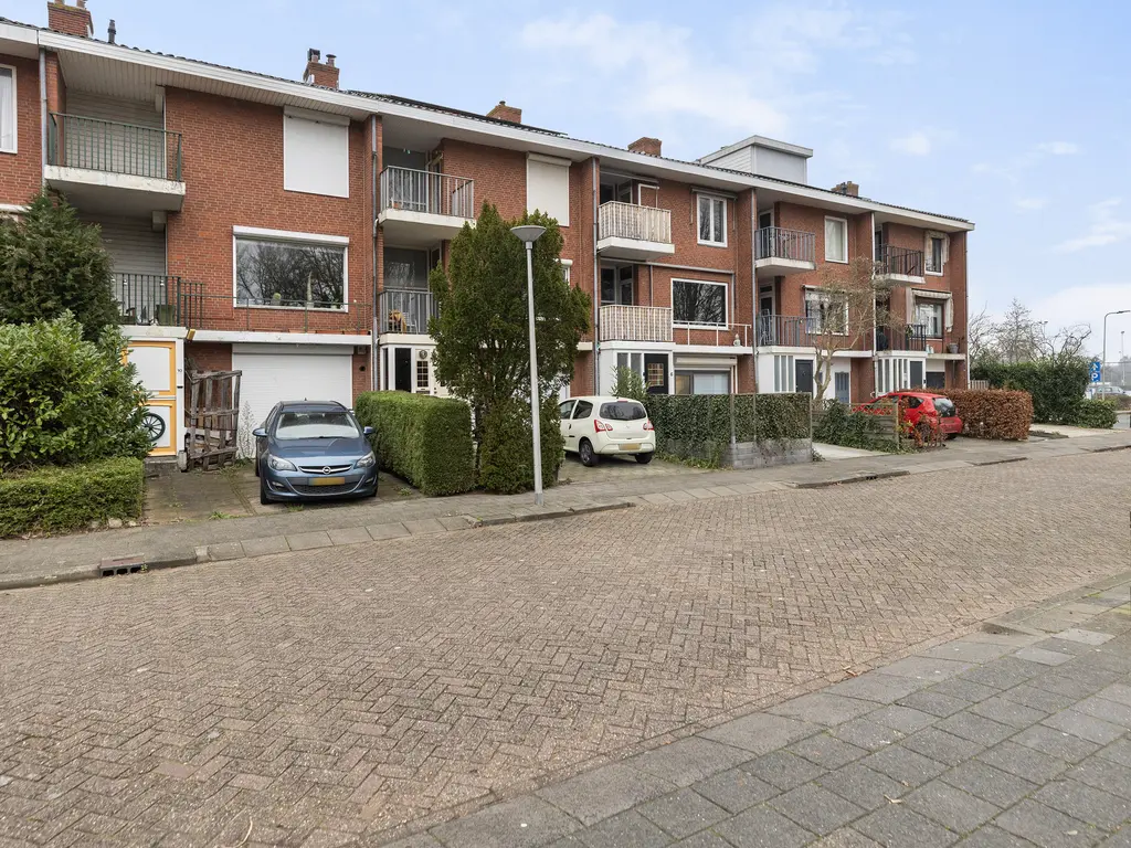 Tromplaan 6, HENDRIK-IDO-AMBACHT