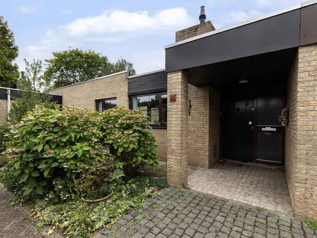 Talmaplantsoen 26, ZWIJNDRECHT