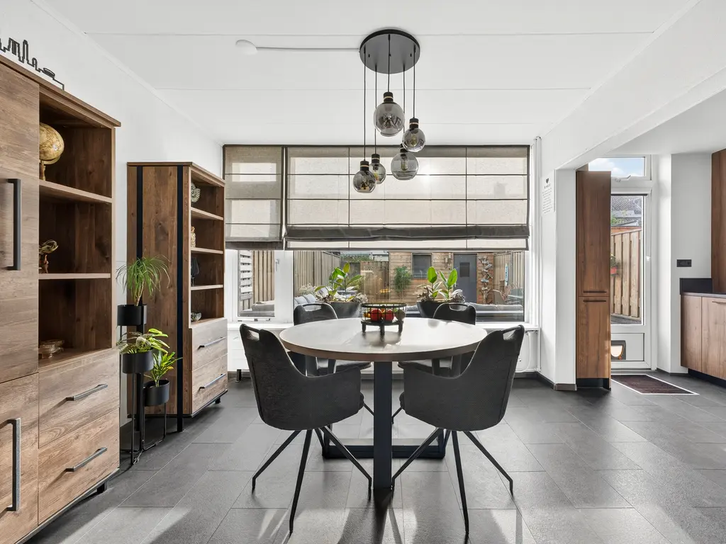 Nibbelinkstraat 25, HENDRIK-IDO-AMBACHT