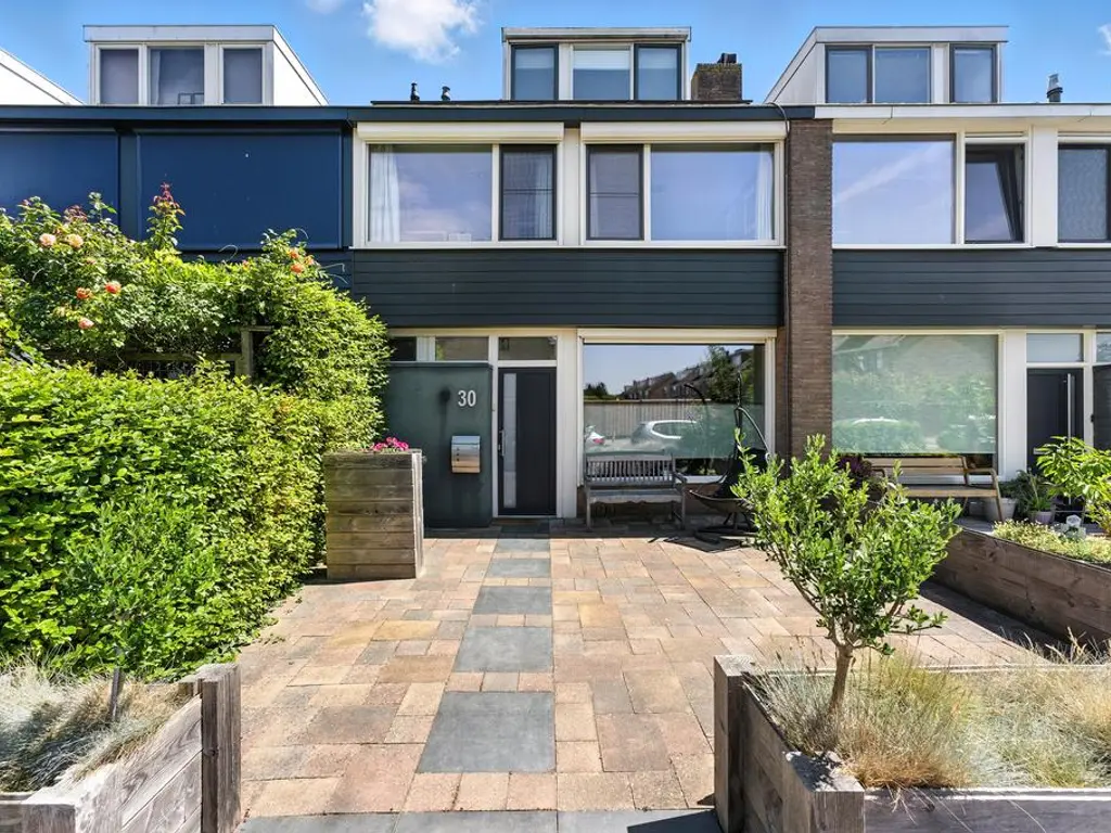 Admiraal de Ruyterlaan 30, HENDRIK-IDO-AMBACHT