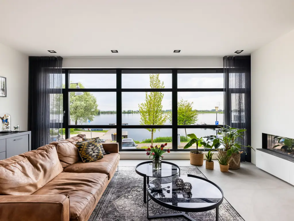 Meer van Annecy 7, WOERDEN