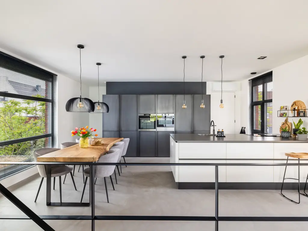 Meer van Annecy 7, WOERDEN