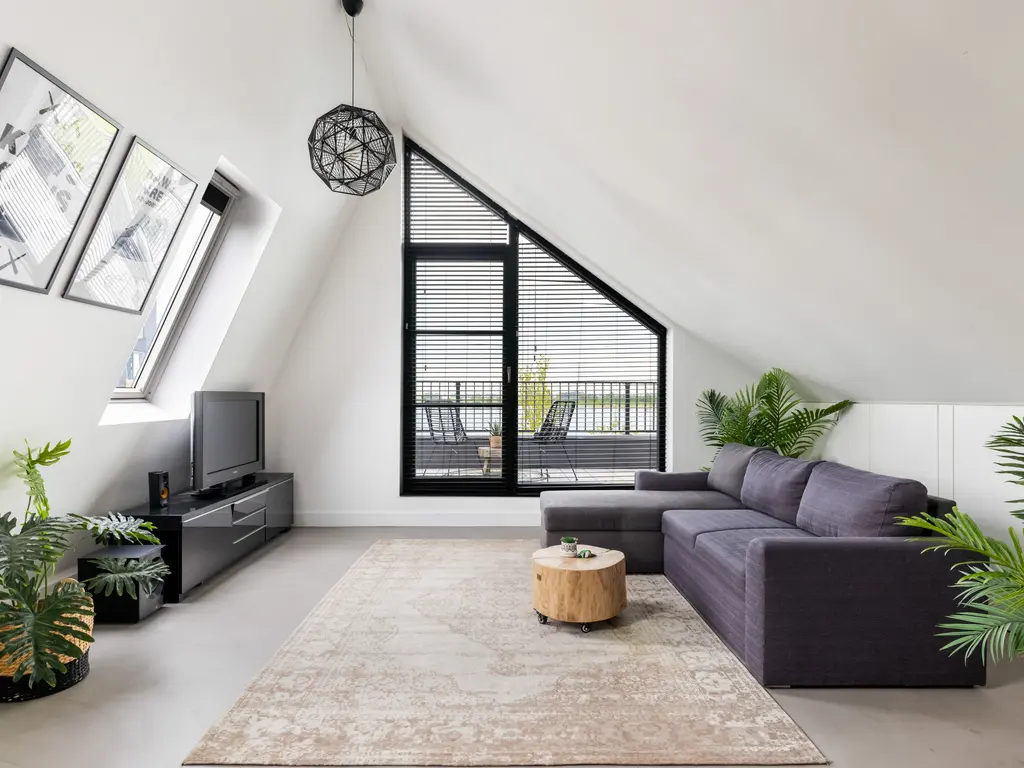 Meer van Annecy 7, WOERDEN
