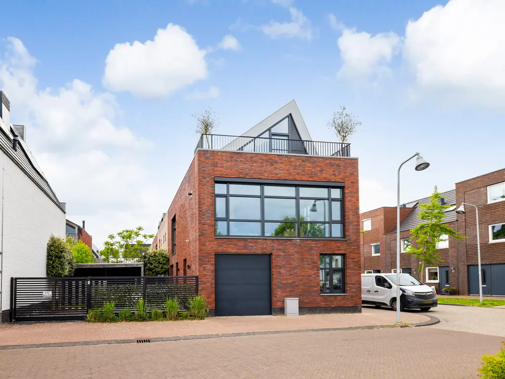 Meer van Annecy 7, WOERDEN
