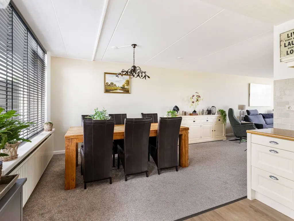 Lijsterbeslaan 7, ZEGVELD